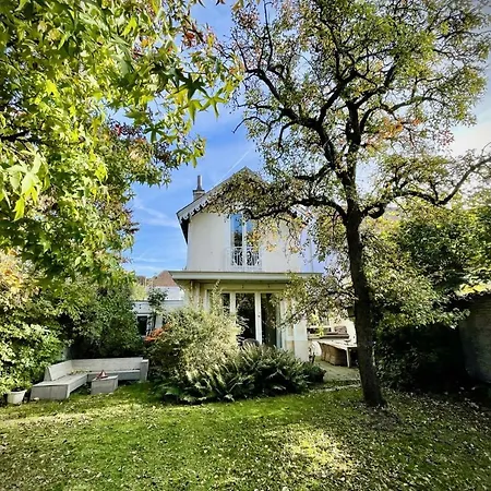 'villa Pater' In The Center Of